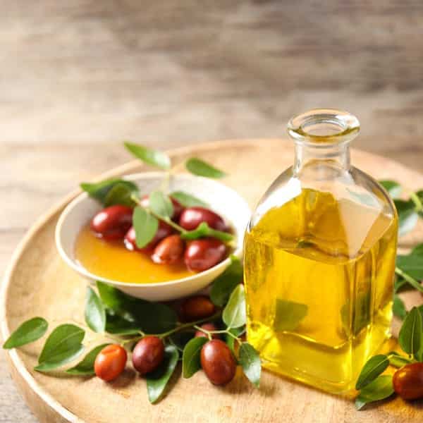 خواص شگفت‌انگیز روغن جوجوبا برای پوست و مو